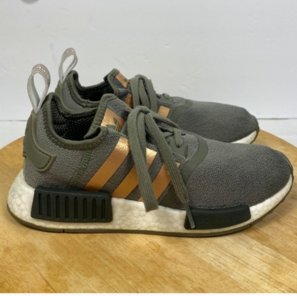 Adidas Originals NMD_R1 Boost Shoes Sneakers Womens 7.5 Green Casual Activewear - Picture 2 of 12
